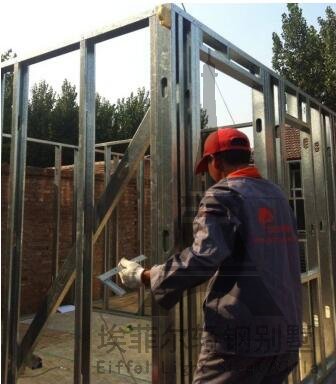 墻體左右方向垂直度調整圖