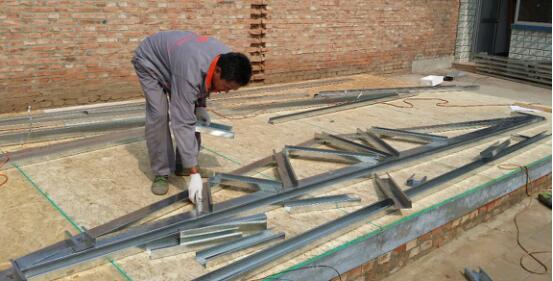 輕鋼骨架腹桿安裝